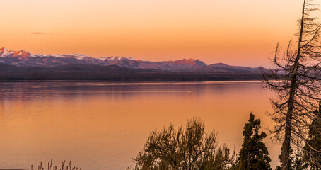 Obraz premium Sunset, Nahuel Huapi Lake, Bariloche, Rio Negro Province, Patagonia, Argentina