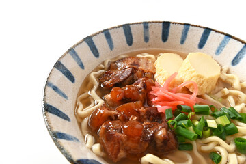 沖縄そば（軟骨ソーキ）