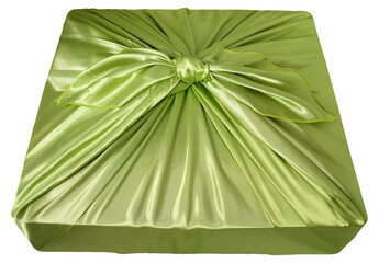 밝은 연두색의 비단 보자기로 포장된 선물