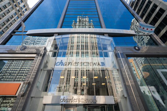 Chicago, IL, USA - Aug 29, 2025: A Charles Schwab office located in the Realtor Building in Chicago, Illinois. The Charles Schwab Corporation is an American multinational financial services company.