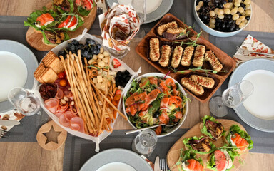 Opulent Mediterranean feast with vibrant antipasti, crisp crostini, and verdant salads, perfect for La Tomatina or Festa della Repubblica