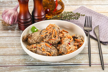 Chicken liver with cream and carrot