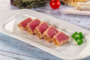Tuna tataki roasted and raw
