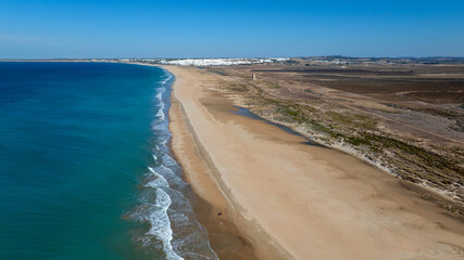 vista aérea de la playa virgen de Castilnovo en Conil de la frontera, Andalucía