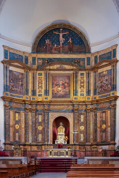 retablo del altar mayor de la Iglesia de nuestra Se&ntilde;ora de la Asunci&oacute;n en Chinch&oacute;n, Madrid, Spain Europa