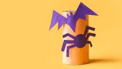 Halloween monsters from toilet paper roll tube, easy DIY handmade decorations idea. Paper toys...