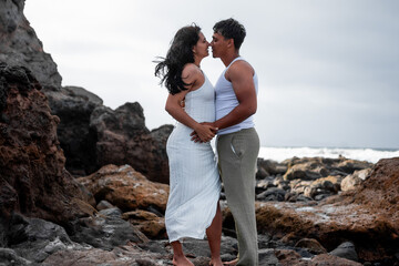 pareja dia a dia enamorados jovenes