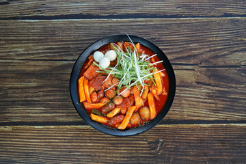 스팸 국물떡볶이를 촬영한 모습