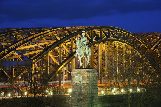 Riding statue, monument, Kaiser Wilhelm II, Hohenzollernbruecke, Cologne, North Rhine-Westphalia, Germany