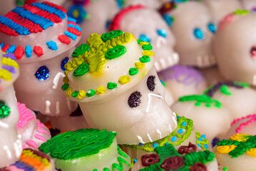 dia de muertos, calaveritas, calavera de azucar, festividad, mexico, coco, pastel, alimento, celebraciones, fiesta, decoraciones, caramelo, azucarar, delicioso, aperitivo, color