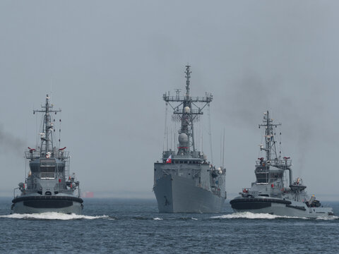 WARSHIPS OF THE POLISH NAVY - The Oliver Hazard Perry class guided missile frigate and tgs is sailing at sea
