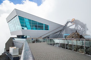 Obraz premium cablecar in the mountain station