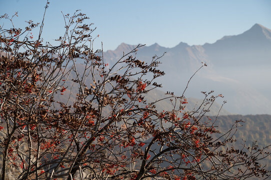 Un paesaggio delle Alpi Svizzeri in mese di ottobre sulla vetta di Cardada Cimetta, in Ticino.