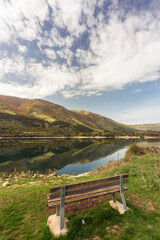Lago di Scanno in Abruzzo. L'autunno e i suoi colori.