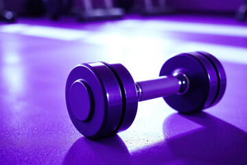 Fototapeta premium Purple Dumbbell a Vibrant Power