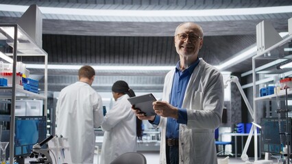 Obraz premium Portrait of professional scientist analyzing samples in modern laboratory, medical discovery process involves biotechnology research and molecular science. Healthcare data innovation.