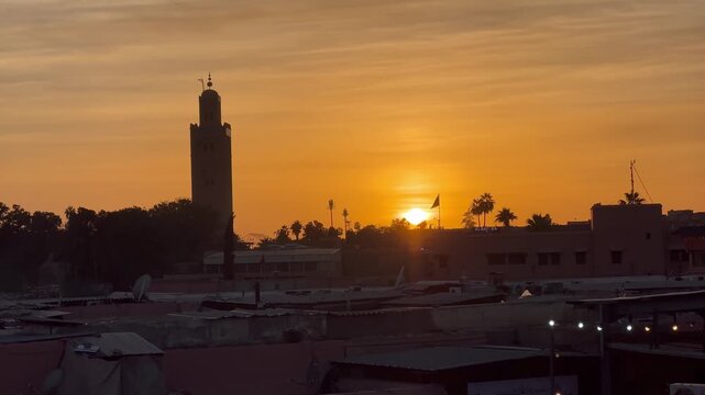 Atardecer sobre la plaza Jemaa el Fna desde una terraza, Marrakech, 4K