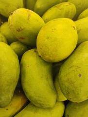 yellow and green mangoes
