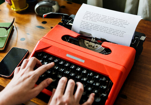 Vintage Typewriter Writing Creative Story Mockup PSD