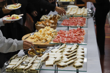 catering buffet for events with food and drinks.