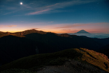 日本の山岳風景
