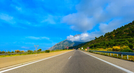 Fototapeta premium Aftokinitodromos 5 / Ionia Odos Autobahn in Griechenland bei Patras