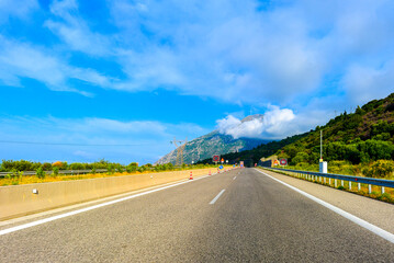 Fototapeta premium Aftokinitodromos 5 / Ionia Odos Autobahn in Griechenland bei Patras