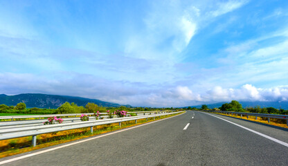 Aftokinitodromos 5 / Ionia Odos Autobahn in Griechenland vor Rigani/Gemeinde Nafpaktia