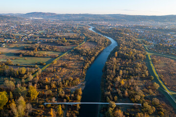Nowy Sącz Dolina Dunajca, jesień,  widok z drona  © Maciej G. Szling