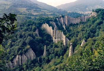 Fototapete Rund Naturpark Natural park of Zone, Brescia province, Italy, with the typical pyramids  © Claudio Colombo