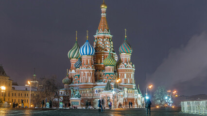 Fototapeta premium Red Square in winter day to night timelapse with Cathedral of St. Basil, Russia