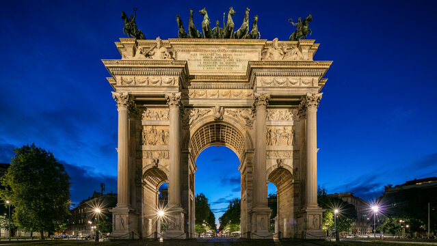 Arch of Peace in Simplon Square day to night timelapse. It is a neoclassical triumph arch