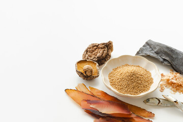 和風の顆粒だし　だしの素と出汁の食材