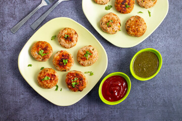 Juicy chicken cheese kebab made with tender minced chicken, stuffed with melted cheese, grilled to perfection, and served hot with mint chutney.
