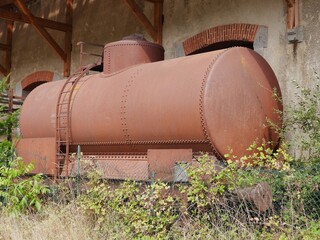 Wagons citerne ancien rouill&eacute;.