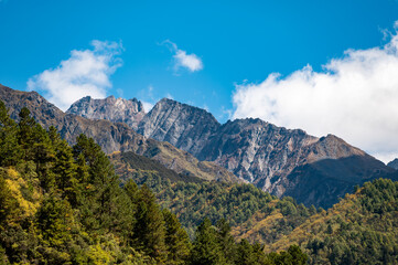 Fototapeta premium Mountain scenery in the Qinghai Tibet Plateau region