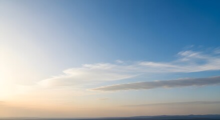 Obraz premium Cielo azul claro y nubes blancas.