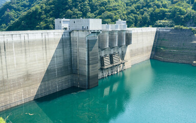 2025年9月降雨不足で水位が下がった八ッ場ダム堤体資料