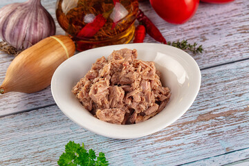 Canned tuna fish in olive oil