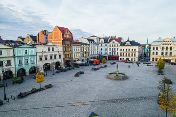 Stare miasto Cieszyn na Śląsku w Polsce, rynek i stare kamienice z ratuszem. Panorama wieczorem z lotu ptaka. © Franciszek