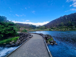 Fototapeta premium Path along Cataract Gorge River in Launceston, Tasmania, Australia