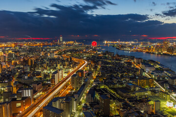 Fototapeta premium 日本の都市風景 大阪夜景 大阪ベイタワーからの眺望