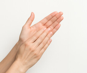 白背景で拍手する清潔な手