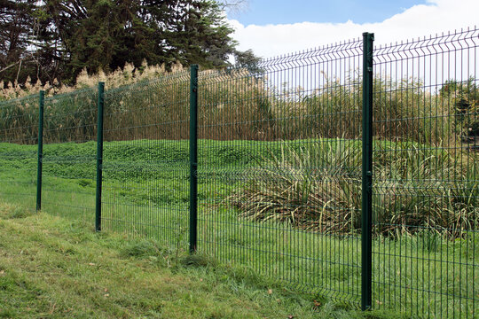 Panneau rigide grillage cl&ocirc;ture vert en acier galvanis&eacute;