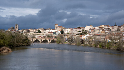 Stone Bridge over the Duero River with the city of Zamora in the background