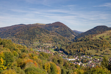 Village de Bussang dans les Vosges en automne