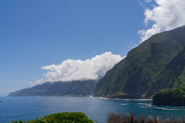 &bdquo;K&uuml;stenlandschaft mit Meer &ndash; ruhige nat&uuml;rliche Szenerie&ldquo; Madeira