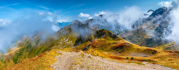 Widok z Col de Balme, Le Tour, Montroc, Francja, Alpy, Chamonix, masyw Mont Blanc. Zdjęcie wykonane we wrześniu 2025, jesień 