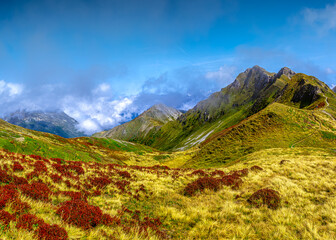 Widok z Col de Balme, Le Tour, Montroc, Francja, Alpy, Chamonix, masyw Mont Blanc. Zdjęcie wykonane we wrześniu 2025, jesień 