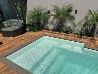 piscina area de lazer no verão  © Alexandre